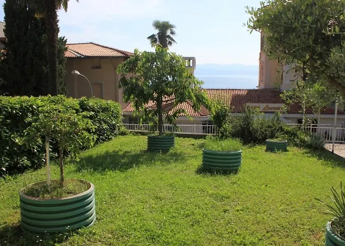 With A Parking Space Lovran, Opatija - 7808 아파트